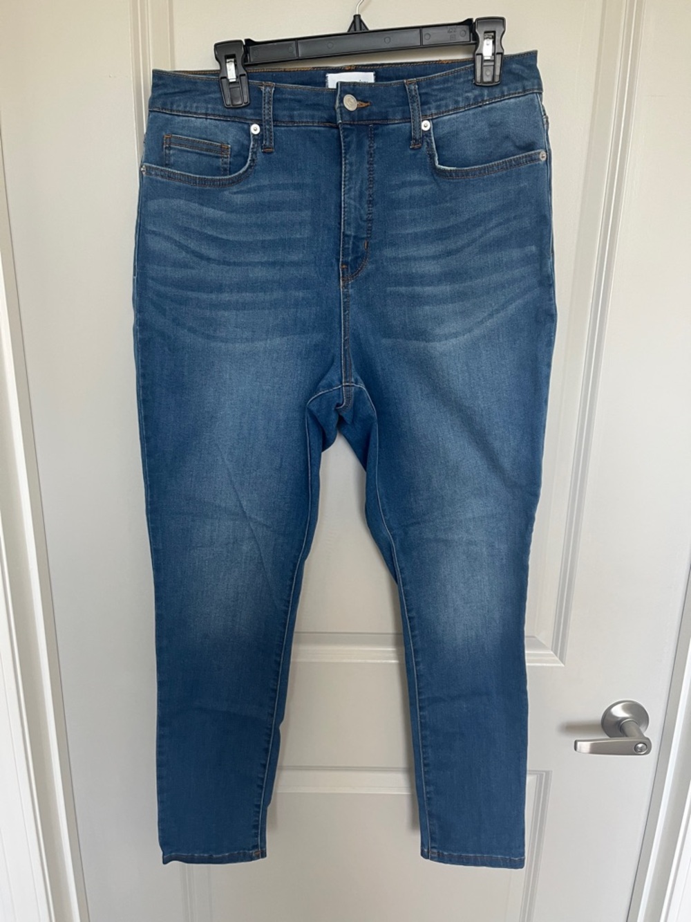 crown & ivy High-Rise Slim Blue Jeans